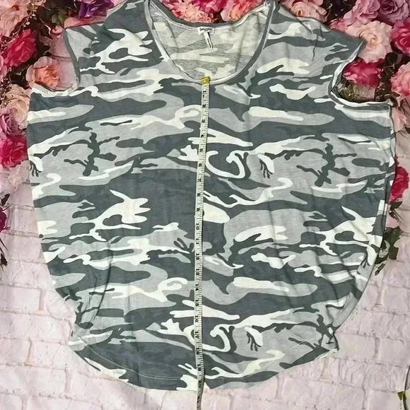 Splendid oversize sheer asymmetrical grey camo sleeves tee size XS/S - Picture 9 of 9